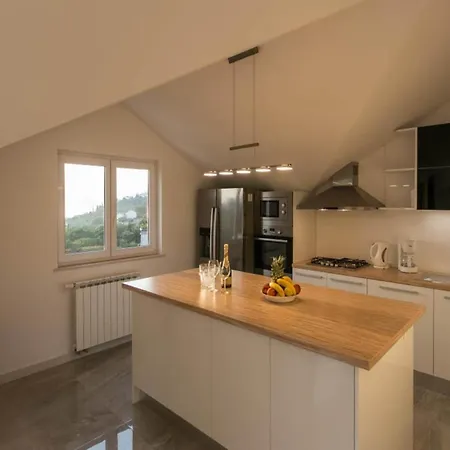 아파트 Dubrovnik - Three Bedroom - Penthouse With Hot Tub