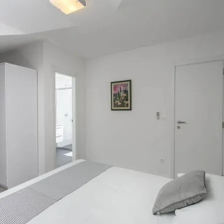 Dubrovnik - Three Bedroom - Penthouse With Hot Tub