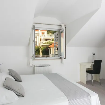 Dubrovnik - Three Bedroom - Penthouse With Hot Tub 아파트 챠브타트