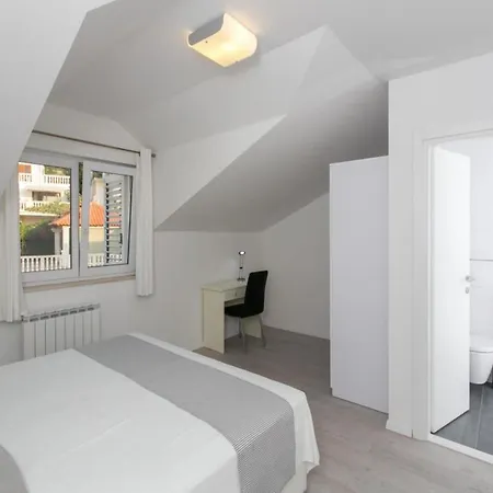 Dubrovnik - Three Bedroom - Penthouse With Hot Tub Апартаменты *