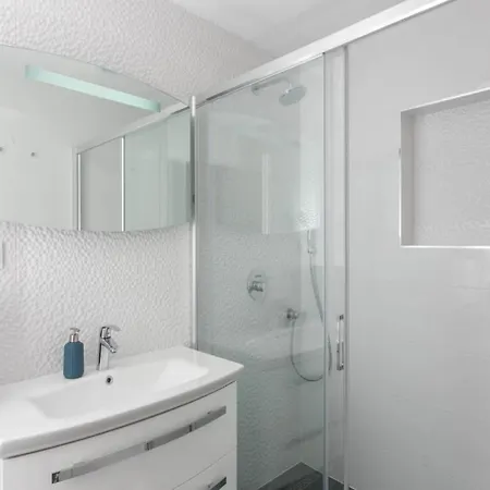 Dubrovnik - Three Bedroom - Penthouse With Hot Tub *