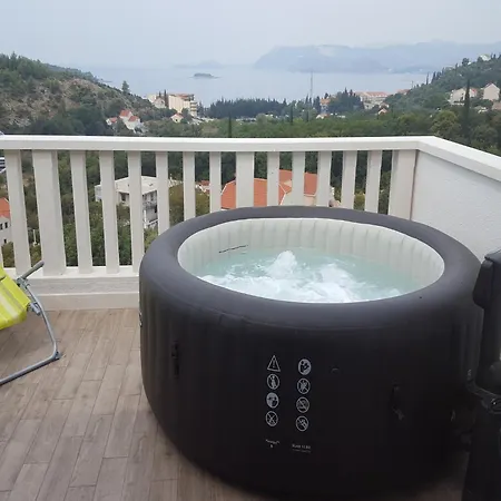Dubrovnik - Three Bedroom - Penthouse With Hot Tub *