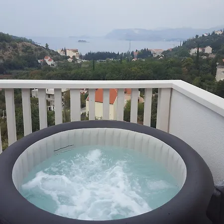 Dubrovnik - Three Bedroom - Penthouse With Hot Tub