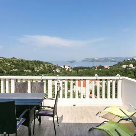 Апартаменты Dubrovnik - Three Bedroom - Penthouse With Hot Tub Цавтат