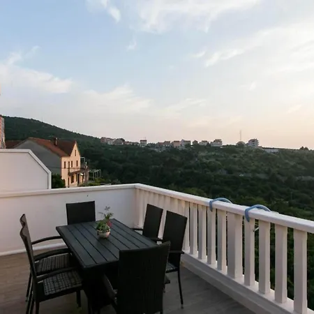 Апартаменты Dubrovnik - Three Bedroom - Penthouse With Hot Tub *