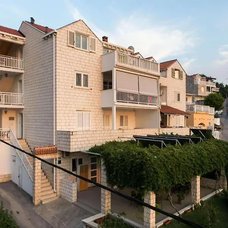 Dubrovnik - Three Bedroom - Penthouse With Hot Tub * 챠브타트